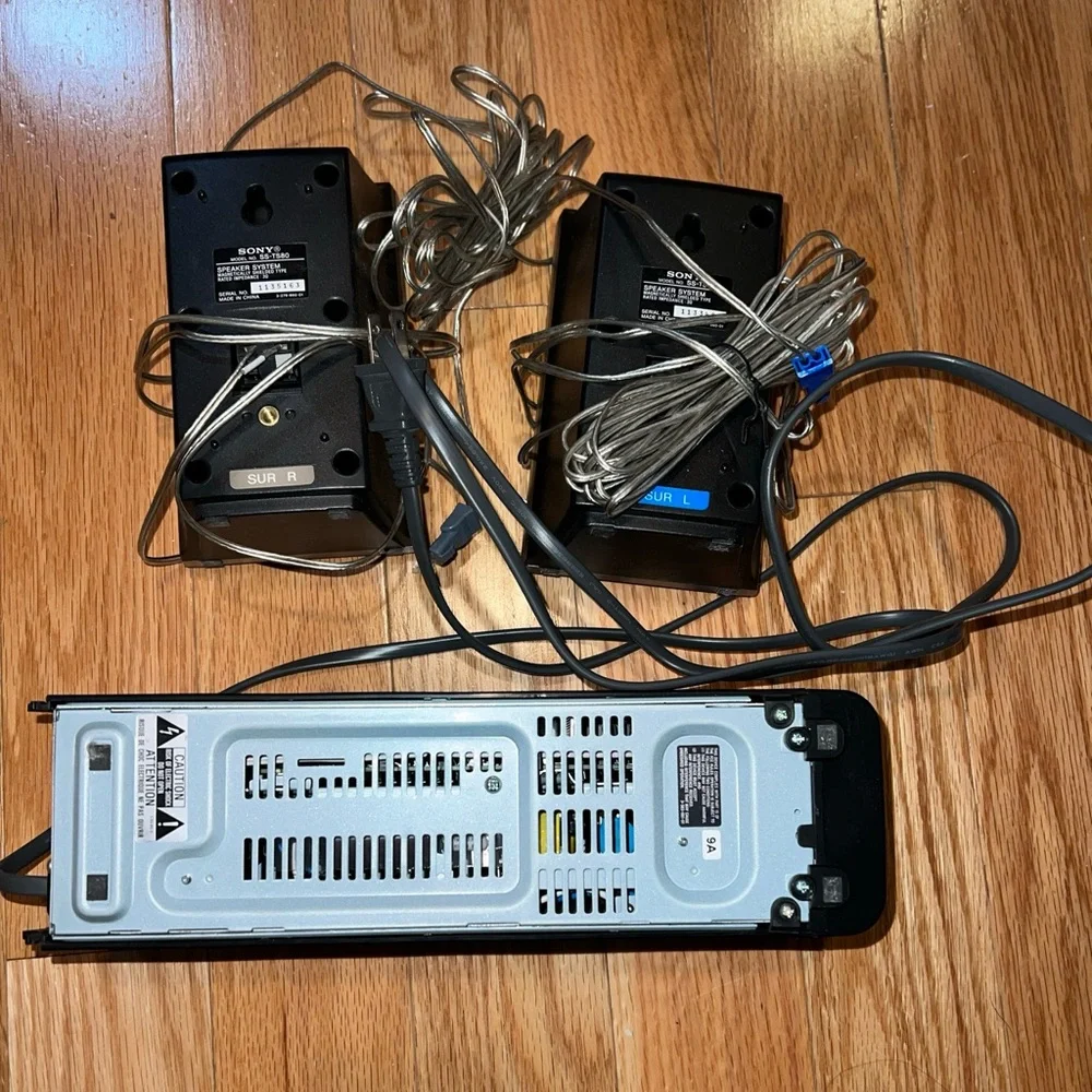 Sony S-Air Surround Amplifier TA-SA100WR  & 2x Speakers SS-TS80